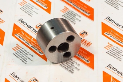 3026166 Вал шестерни ГРМ SHAFT,IDLER Cummins